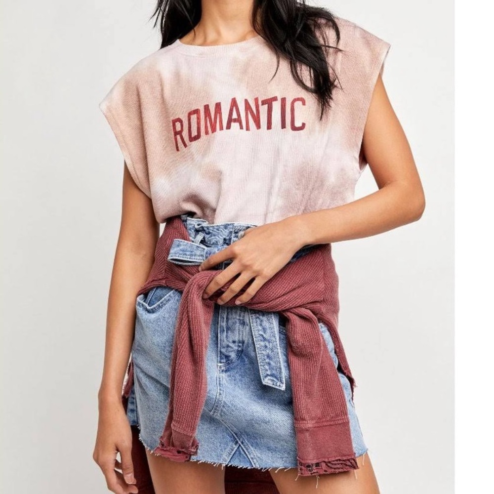 Free People We The Free People Love
NWT Only Tee Romantic Graphic Tie Dye Shirt